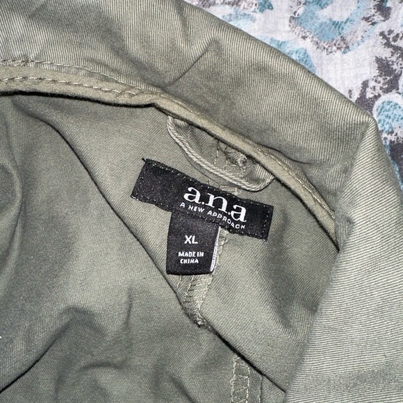 Green Jacket - Picture 3 of 3